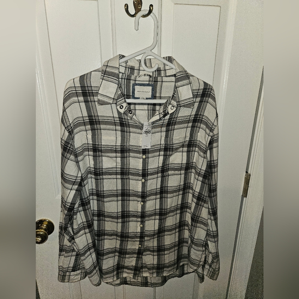 American Eagle Plaid Button-Up Shirt
